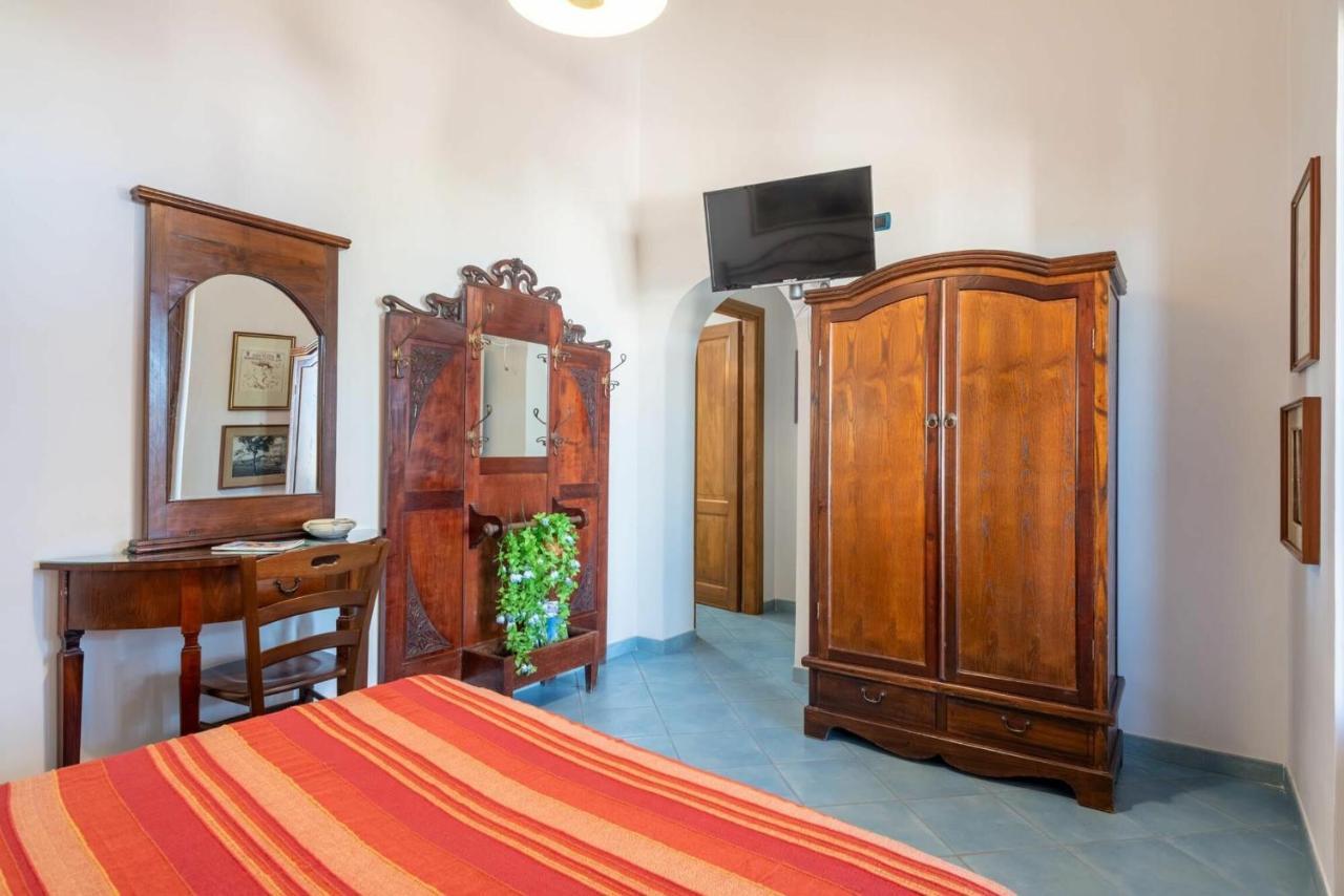 Casa Vacanza Artemis Липари Экстерьер фото