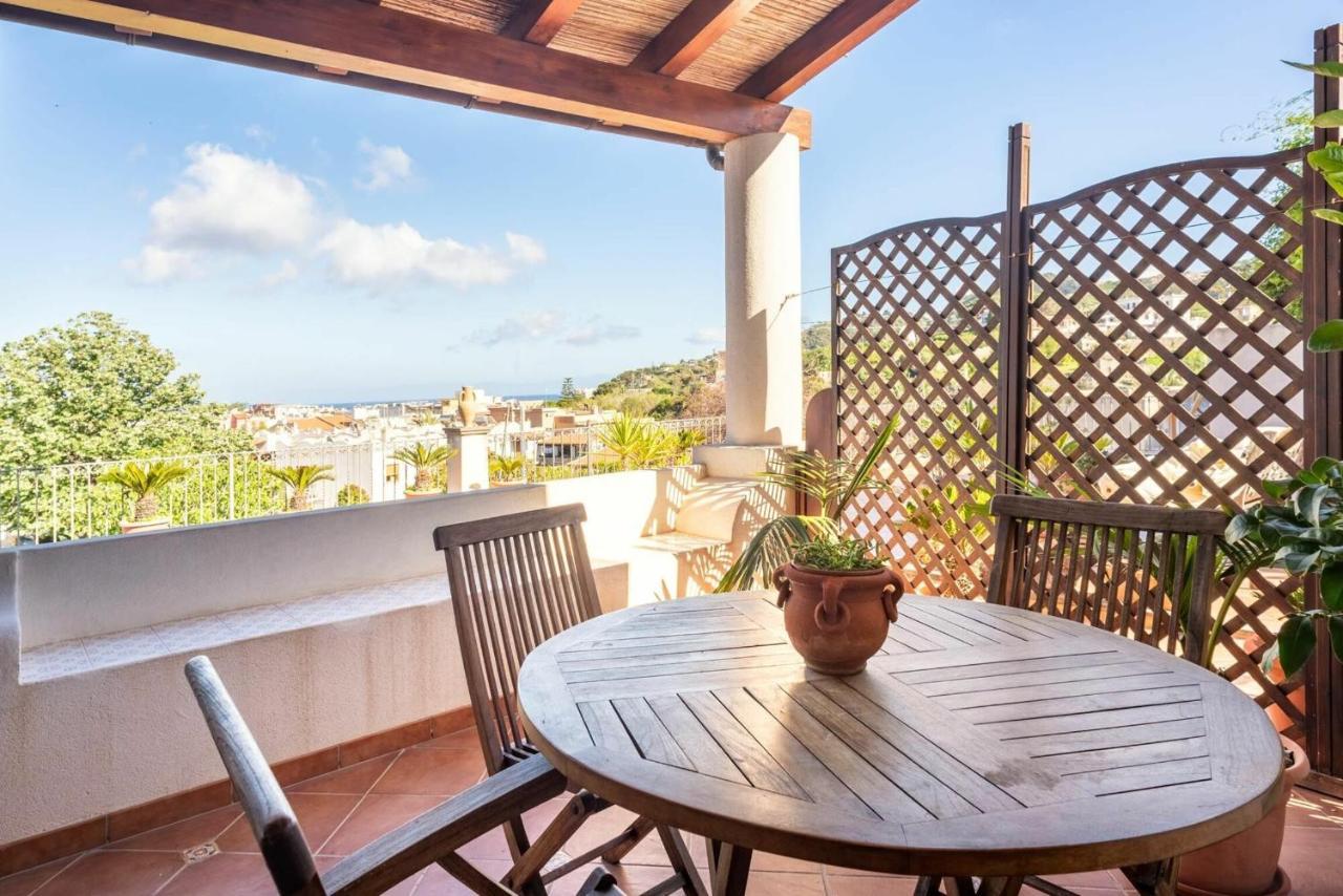 Casa Vacanza Artemis Липари Экстерьер фото