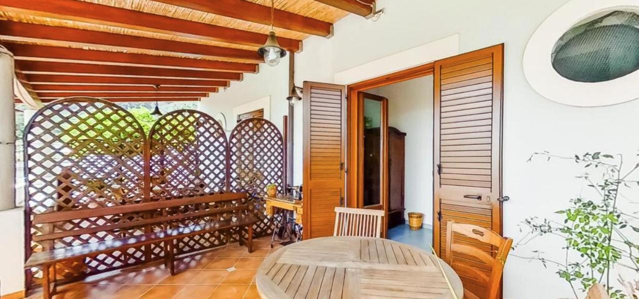 Casa Vacanza Artemis Липари Экстерьер фото