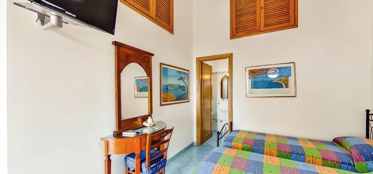 Casa Vacanza Artemis Липари Экстерьер фото