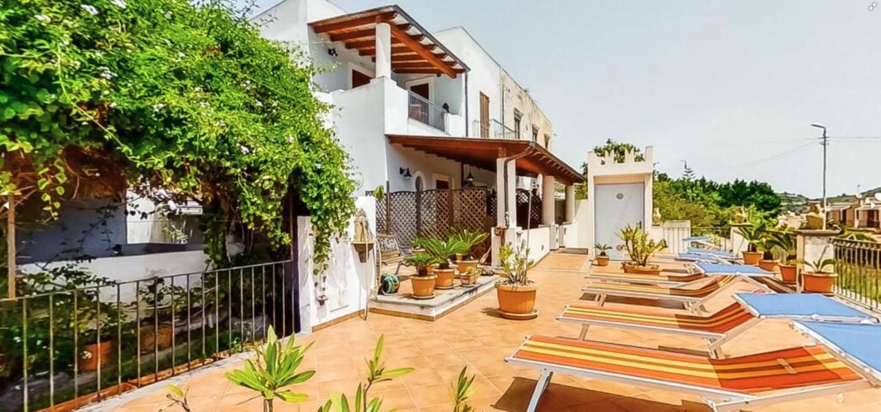 Casa Vacanza Artemis Липари Экстерьер фото