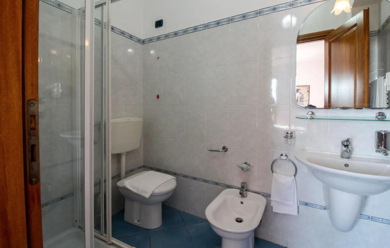 Casa Vacanza Artemis Липари Экстерьер фото